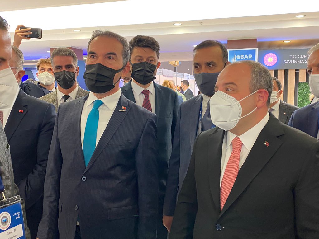 Zirvemi'zi en başından beri sahiplenen <a href="/TC_icisleri/">T.C. İçişleri Bakanlığı</a> Bakanımız Sn. <a href="/suleymansoylu/">Süleyman Soylu</a> Bey, destekleriyle bizleri onurlandıran Sanayi ve Teknoloji Bakanımız Sn. <a href="/varank/">Mustafa Varank</a> ve organizasyonun gerçekleşmesinde emeği geçen tüm katılımcılara şahsım ve kurumum adına teşekkürlerimi sunarım.