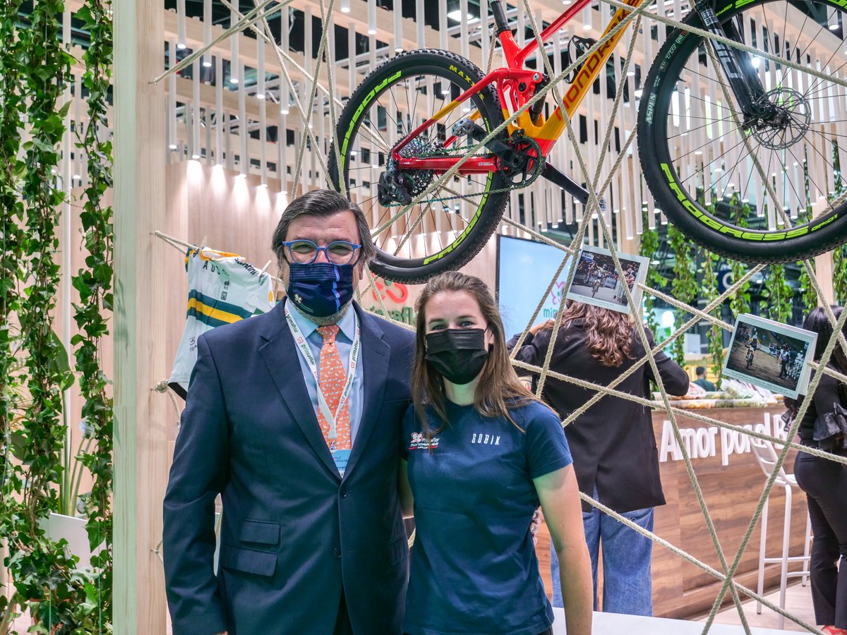 🚵‍♀️ Por último, también nos han acompañado <a href="/bec_mcconnell/">Bec McConnell</a>  y <a href="/davidarroyito/">david arroyo duran</a> , corredores del @PMXRacingTeam , junto a <a href="/Franperezs/">Fran Perez</a>, Director Deportivo del mismo.¡No han perdido detalle de la nueva gama de platos micro de Mimaflor!😉

#Mimaflor #AmorPorElBienestar #fruitattraction21