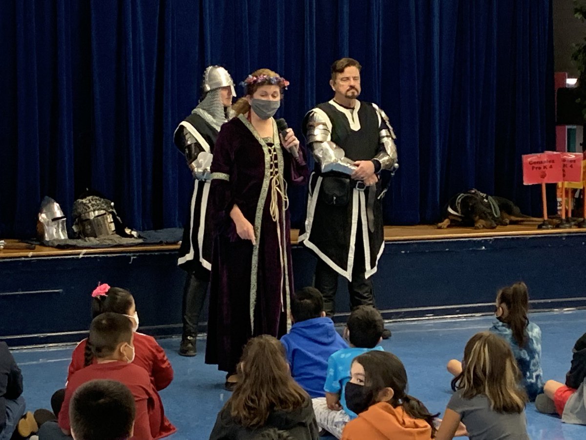 Coach_D_PhysEd's tweet photo. We are so excited to have the Early Act First Knight program at @ThomasGHarrisEl . Our Bulldogs learned about this character building/#SEL program this week and we are looking forward to monthly celebrations of our awesome Bulldogs! Big Thank you to our Rotary Sponsors! #EAFK https://t.co/LkEhCLKbbm