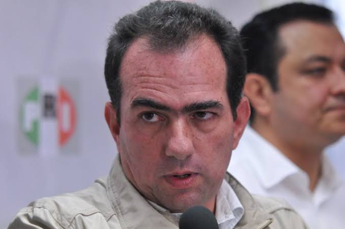 sargento_bilco's tweet photo. #RT SE BUSCA al Diputado @Pepe_Yunes del #PRI para conocer su pronunciamiento a la reforma energética propuesta por el Presidente. Si alguien lo ha visto favor d avisarle que se le busca. #PRInoTeVendas #PRITeEstamosObservando #ReformaElectrica #coatepec #xalapa @VialidadXalapa https://t.co/eIBLCAcj3i