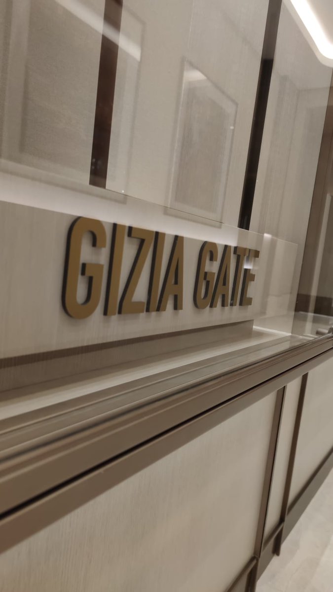 mağaza dekoratif pleksi uygulaması
#tasarim #istanbul #design #instagood #instagram #reklam #tabelarasarım #acikhavareklam #dijitalprint #logo #artwork #billboard #poster #grafiktasarım #grafik #logotype #tabela #ışıklıtabela #dijitalbaskı #kutuharf #stand #camfilmi #rollap