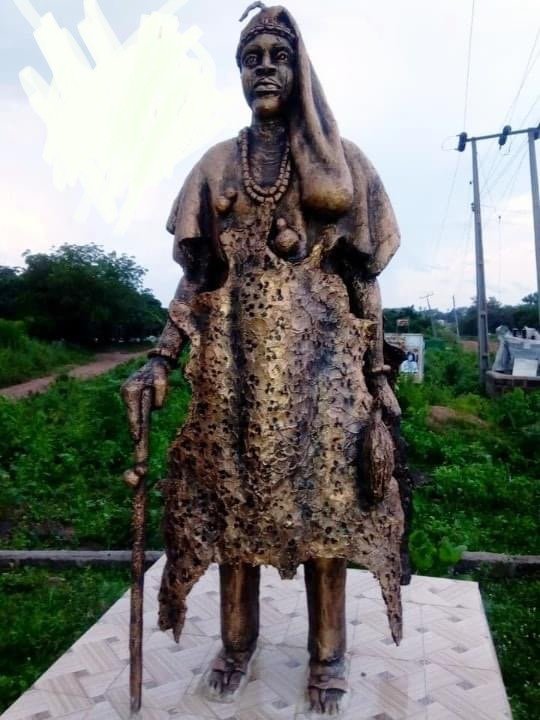 The first Ààre Ona kakanfo of Yorùbá land.

Ààre kokoro Gangan,the scorpion of Iwoye was born in Iwoye-Ketu(present day Imeko-afon local government area of Ogun state).

He was said to be a bossom friend of Aláàfin Ajagbo,who instituted the Ààre Ona kakanfo title during his