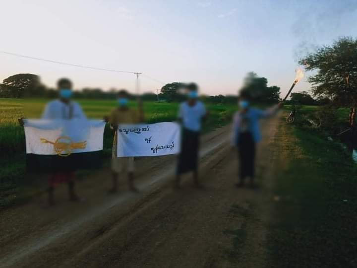 pzl_jourlm's tweet photo. "Blood-debt remains to be paid"
A group of BEHS students of #WatLat Tsp demonstrated their coalition strike in eradication against the military regime .
LEGALIZATION OF NUG
#Oct6Coup
#WhatsHappeningInMyanmar https://t.co/sZlxz3kqTi