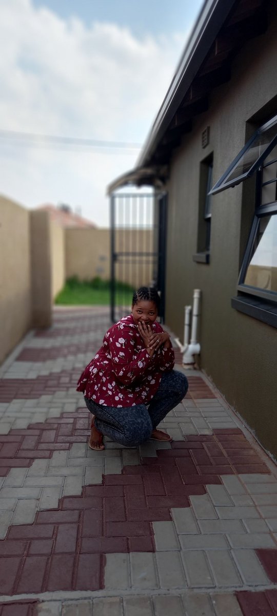 Mama_Ontetlile's tweet photo. I'm ready for #HuaweiJoburgDay bathong @947 where is the invitation tweet? I want to RSVP ๐คญ๐คญ๐คญ๐คญ #HuaweiJoburgDay #HUAWEInova8i #NovaIsYouAndI https://t.co/sh030u2Taj