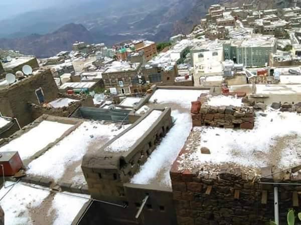 Winter has arrived in #Yemen &amp; temperatures are dropping, 40,000 families are exposed to extreme cold.

Timely #winterization support is vital to help keep vulnerable families #WarmForWinter and protected. Click to learn about the strategy: bit.ly/2YiShp7
#YemenCantWait