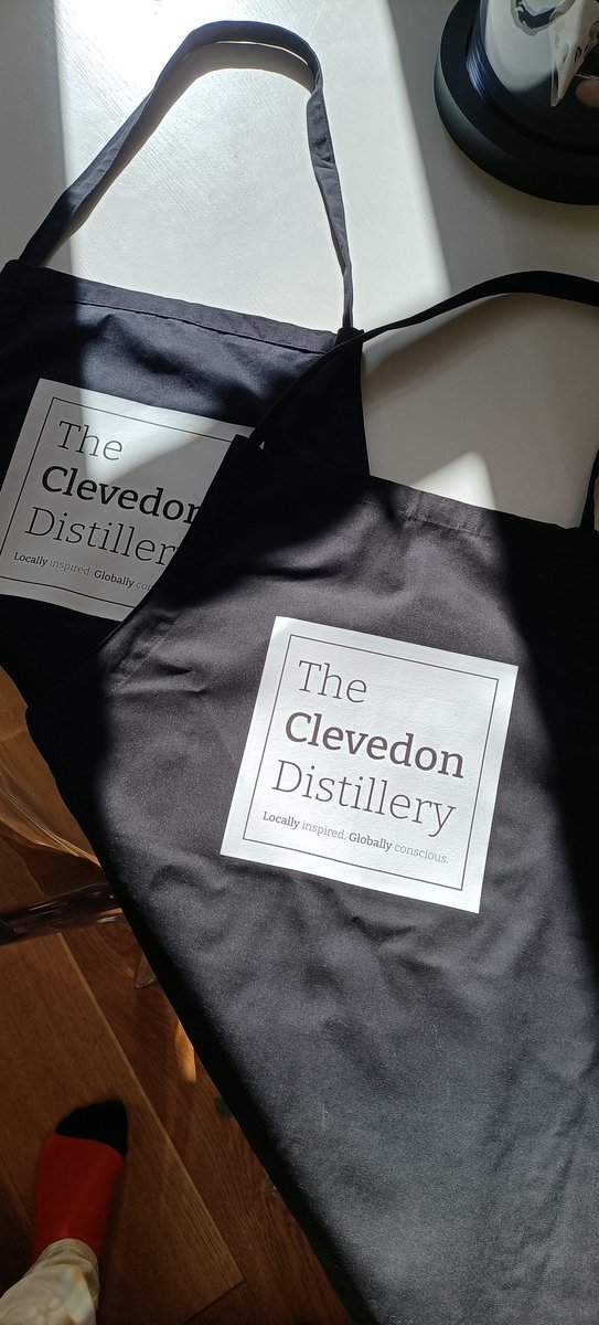 New aprons. 

Tightening up on our branding the last few days, complete with refreshed website, social media and clothing!

#PierGin #Local #Gin #Clevedon #NorthSomerset #Somerset #discoverclevedon #facesofclevedon #independentclevedon #ginfanatics #ginfluencers #gintasting