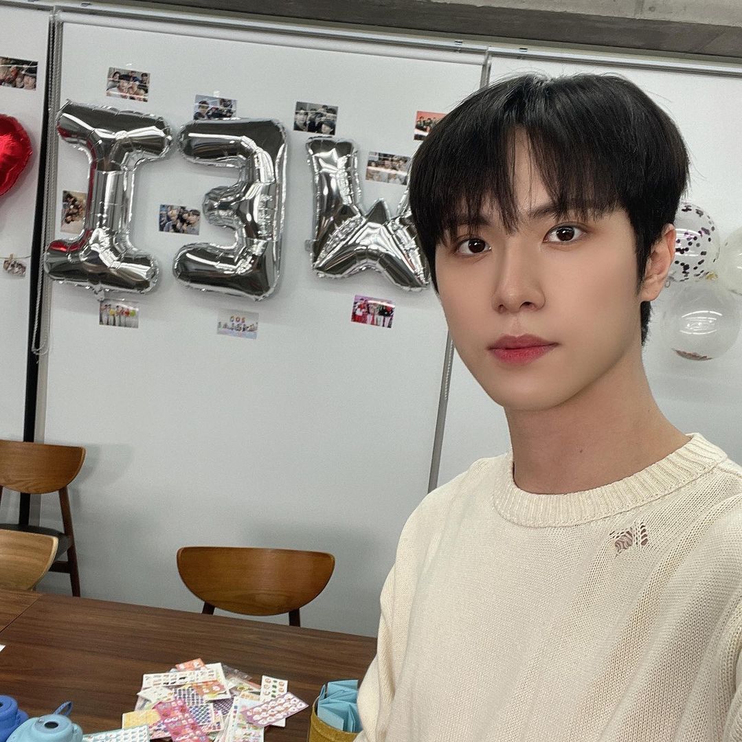 WEi__Spain's tweet photo. [📷 INSTAGRAM] - 051021

Primer aniversario de WEi 🎉

Cr: @/don9_han 
Trad: @WEi__Spain 🌱 https://t.co/lTc2BVd8pc