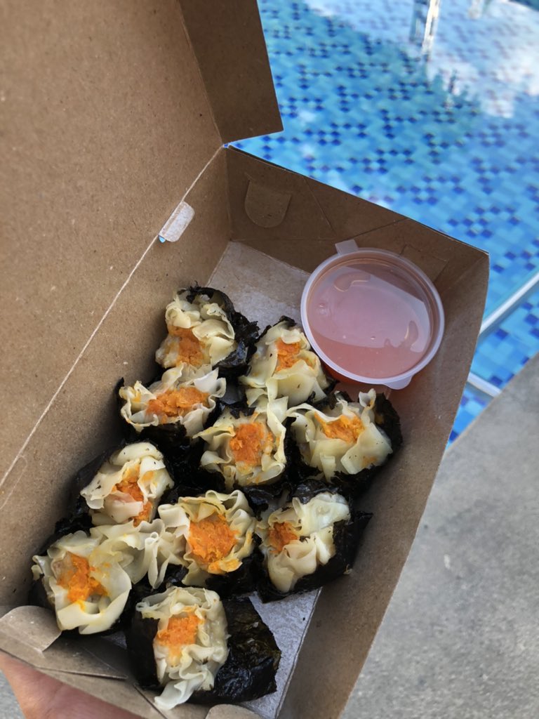 jajandimsumyuk's tweet photo. ✨Jajanan Dimsum✨
Variant Dimsum Nori 10pcs🥟🥢
Harga: Rp. 28.000
Inbox for order
& find us on fecebook,instagram:
@jajan.dimsumyuk
#dimsumlampung #dimsumhalal #dimsumayam #DimsumNori #dimsumcrab #dimsumtime #lampung #bandarlampung https://t.co/JVWvJOYtAH