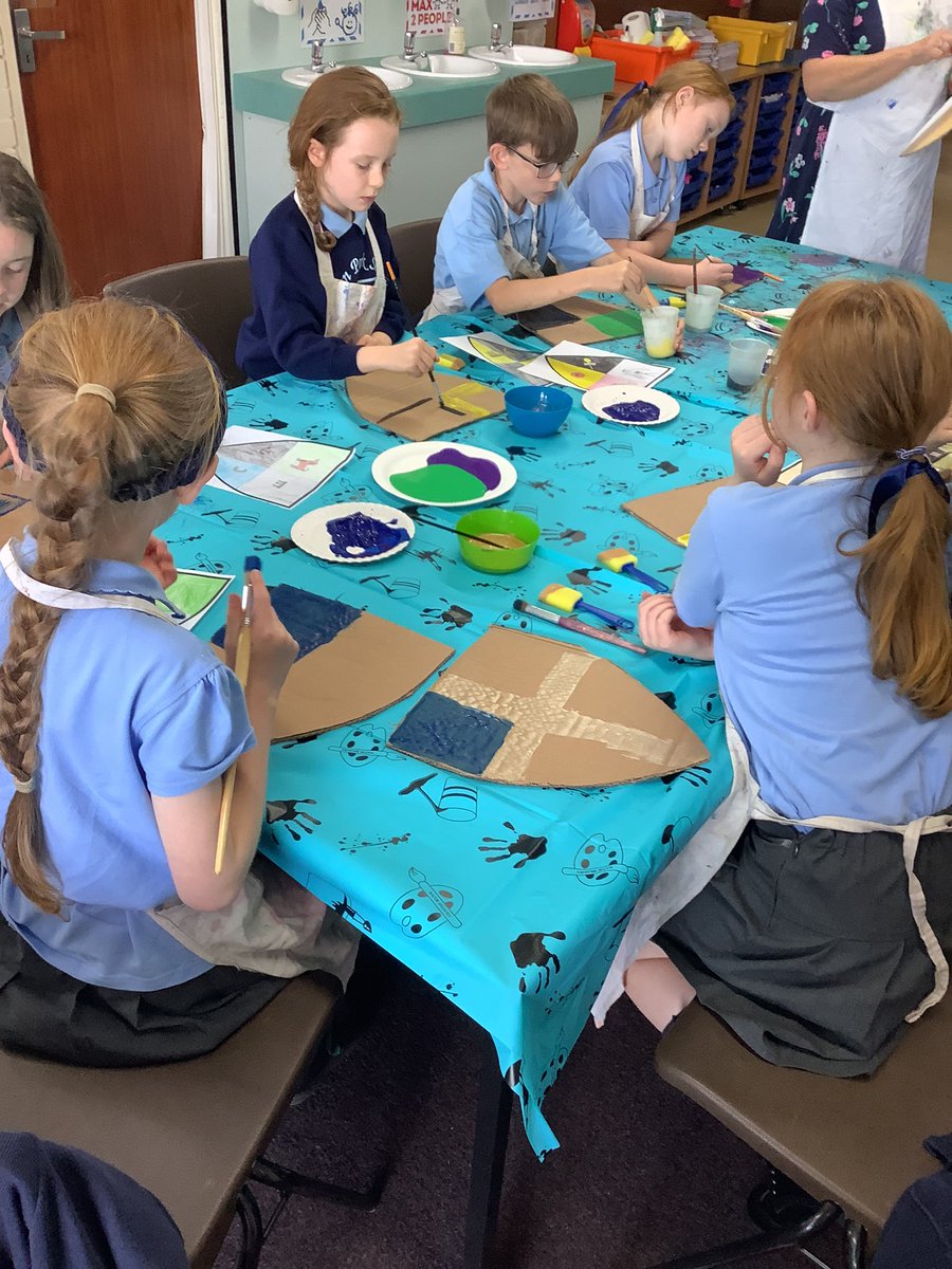 GPSYear5's tweet photo. Today’s the day that Year 5 have been waiting for…
Heraldry shield making😃 #gpsart #gpsdt #gpstopic https://t.co/VRjRhdtt9I