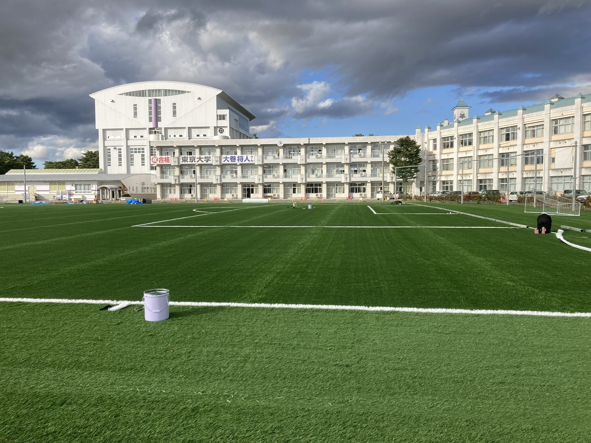 柱谷哲二 Tetsuji Hashiratani 花巻東高校サッカー部グランド 全面に人工芝が引かれました 素晴らしい 美しい T Co Pdmjzy8xa3 Twitter