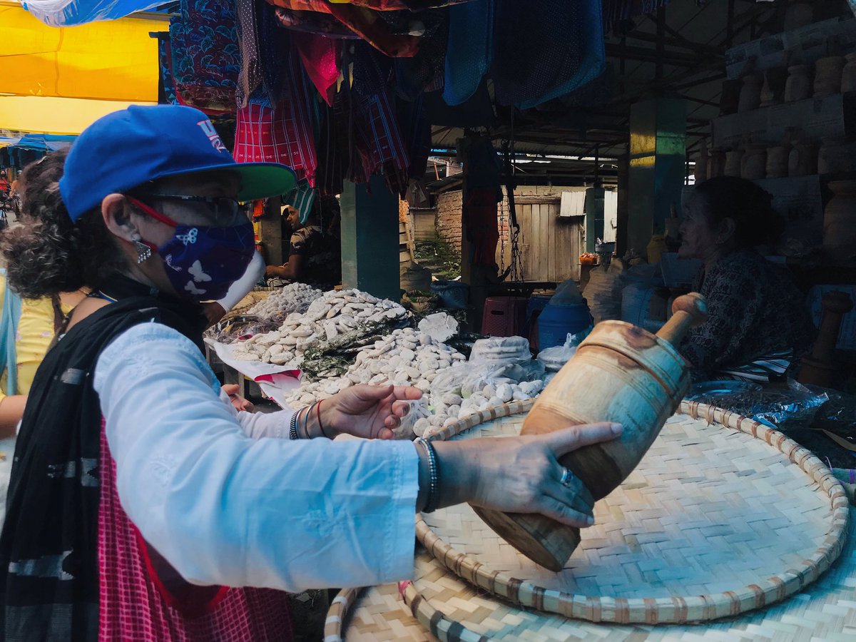 PaliGhar's tweet photo. What to do in Kalimpong:
The biweekly farmer’s market called Haat Bazaar is a treasure trove for all things food. From fresh produce and street food, to indigenous ingredients and local crafts, there’s a little something for everyone.A must-visit when you travel to #Kalimpong https://t.co/A6JydCfCQJ