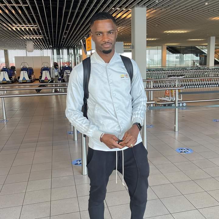 <a href="/bremsoumaoro/">Bremsoumaoro</a> on his way 👊🏾❤️🇱🇷

To join other Lonestar members on camp in Ghana. The game is tomorrow. 1:00 PM. Under hot sun 🌞