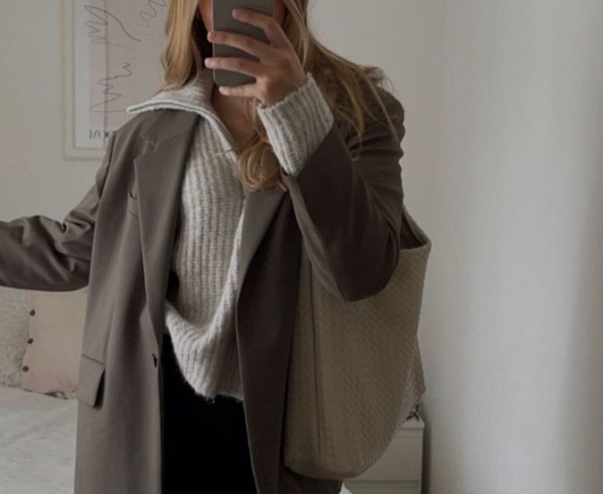 voguevivant's tweet photo. mornings in university https://t.co/Rxlgaq618E