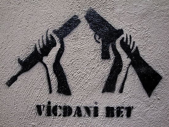 velvele_media's tweet photo. "Vicdani Ret, aynı zamanda bireysel sorumluluğu üstlenmek ve diğer yurttaşları da aynı şekilde sorumluluk almaya çağırmak demek."

Mehmet Tarhan Kemal Kılıçdaroğlu'nun açıklamalarını yorumluyor: Yurttaşlığı tamamlayıcı bir araç olarak vicdani ret. https://t.co/WViA16UInm https://t.co/AEnMahWB1V