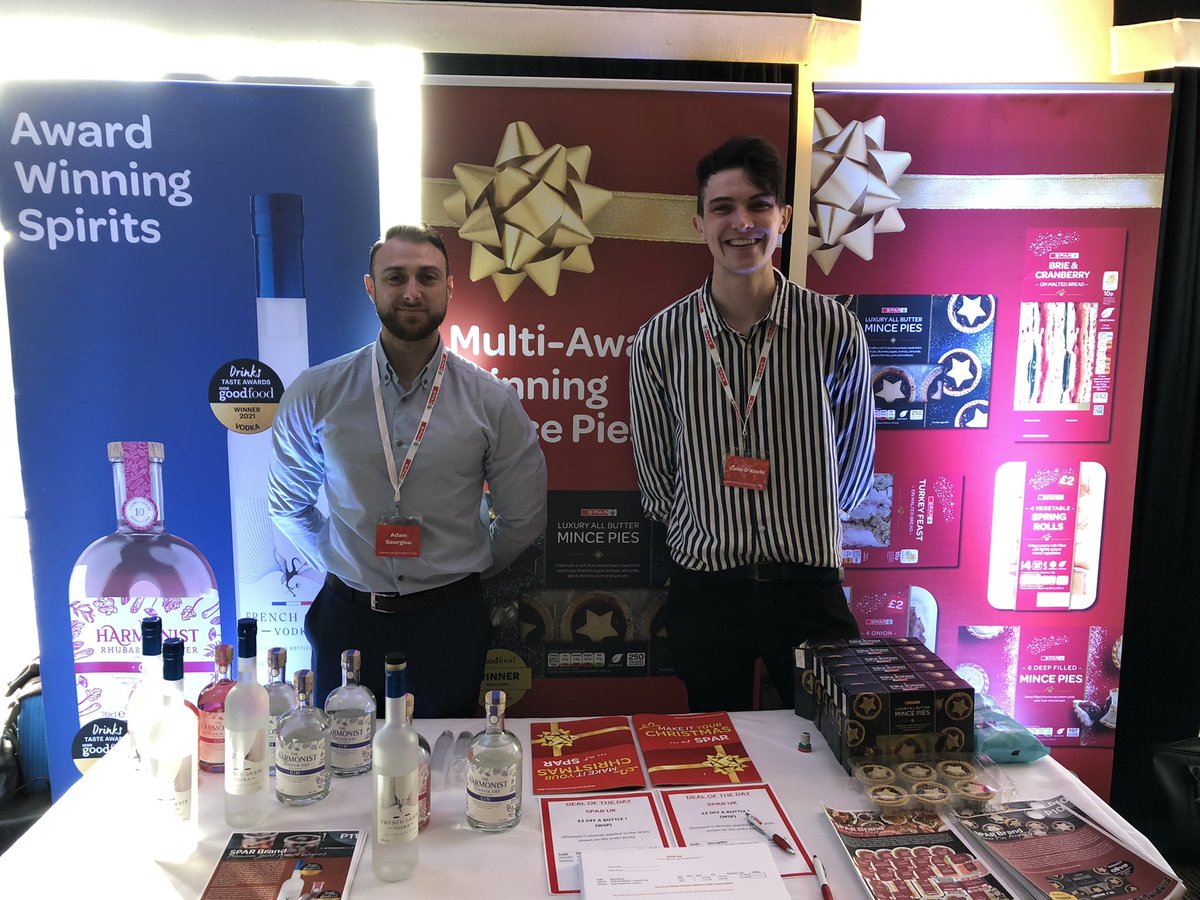 SPARNorthEng's tweet photo. Lovely to have the SPAR UK team here with us over the last two days!
The award winning premium Harmonist rhubarb and ginger gin, premium French grain vodka, and the luxury mince pies have gone down a treat with independent retailers! #SPARDSAP https://t.co/64WFIUtOCh