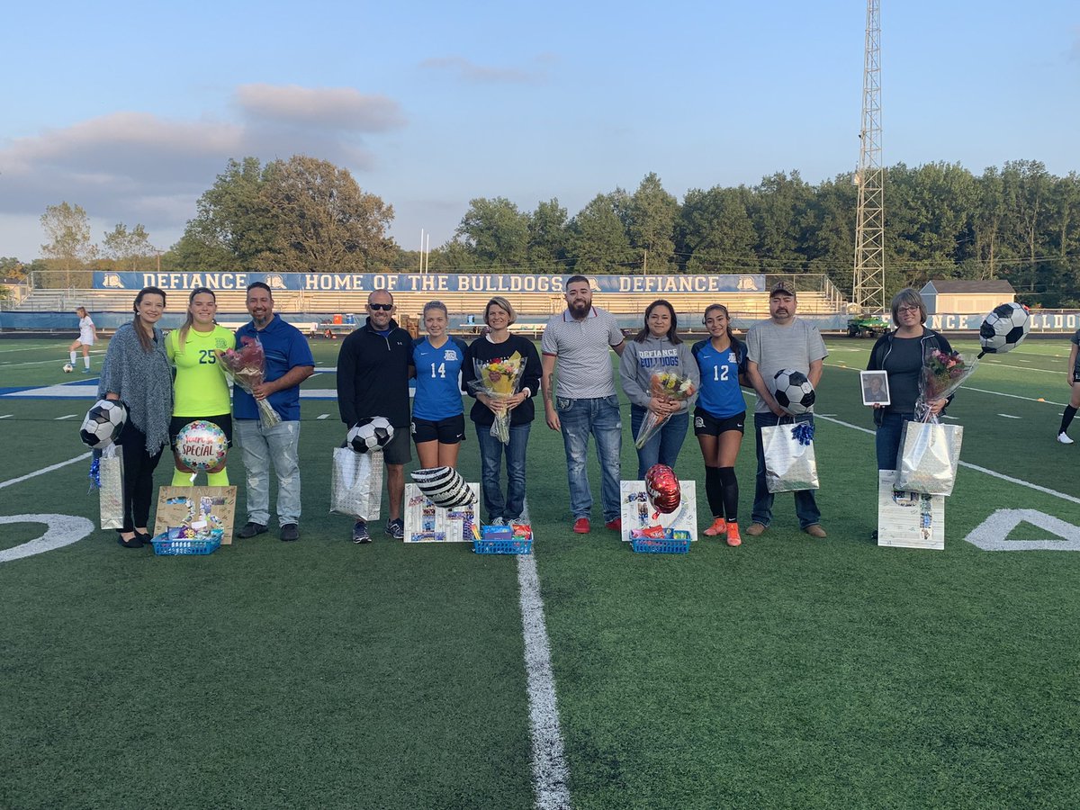 Thanks <a href="/natemarroquin/">Nate Marroquin</a> for the wonderful words! And thank you seniors, Tay, Grace, Alex, and Maddi! 💙🖤🤍🐾