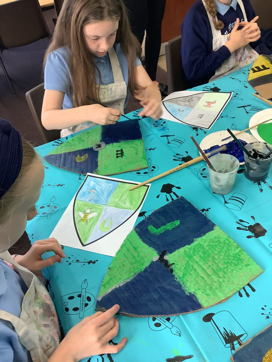 GPSYear5's tweet photo. Heraldry shields #gpsart #gpsdt #gpstopic https://t.co/5Js7G1IVvb