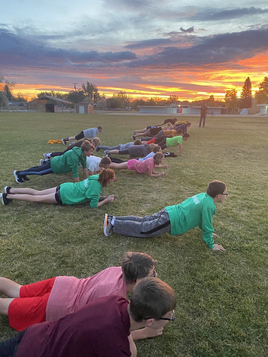 LanderMS_XC's tweet photo. Last morning practice of the season! #earlybirdgetstheworm https://t.co/6IqM0FAeG0