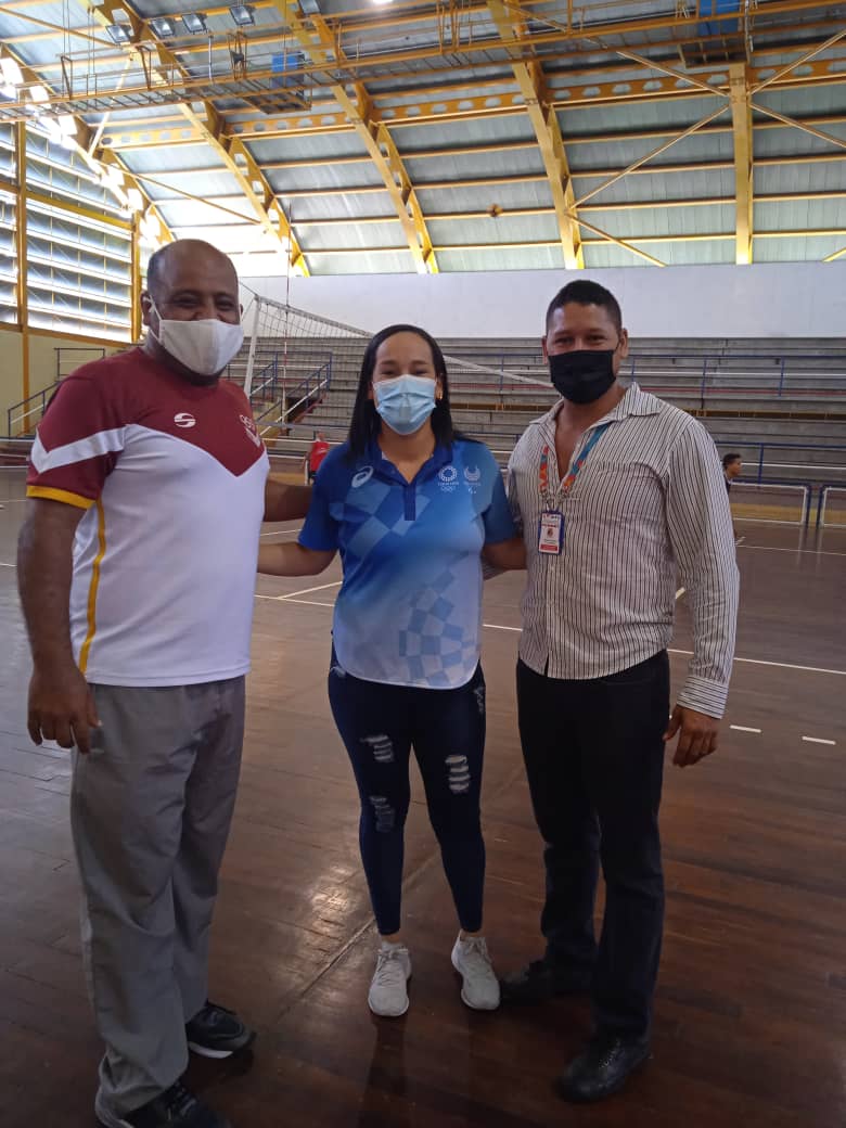 Lorenz Duran: Voleibol está en cuenta regresiva. XX juegos nacionales 2021. Vamos por el Oro. @julioleonyara @iceyaracuy @Busyaracuy