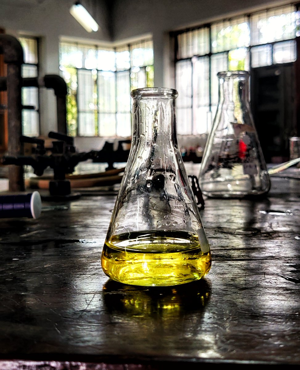 _iamTanvir's tweet photo. #Life is #colorful at #Chemical Lab
#PicOfTheDay 
#ColorsOfChemicals
#Chemists are #Awsome https://t.co/Dp12j1Q9Ic