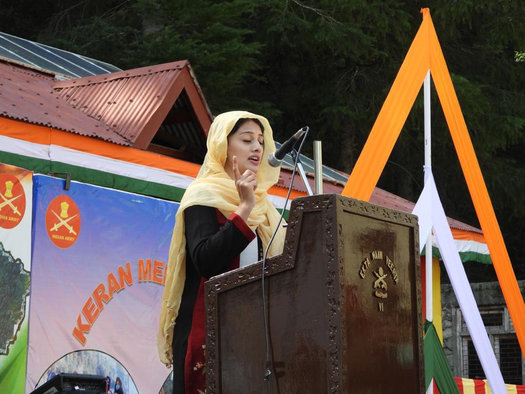 MustafaBhatt's tweet photo. Expression makes foundation of tomorrow and the resolve of today.
Har lafz kuch kehta hai...
#Keran #Keranmela #Kashmir #girlspower #funvibes https://t.co/XjjKUZoFrW