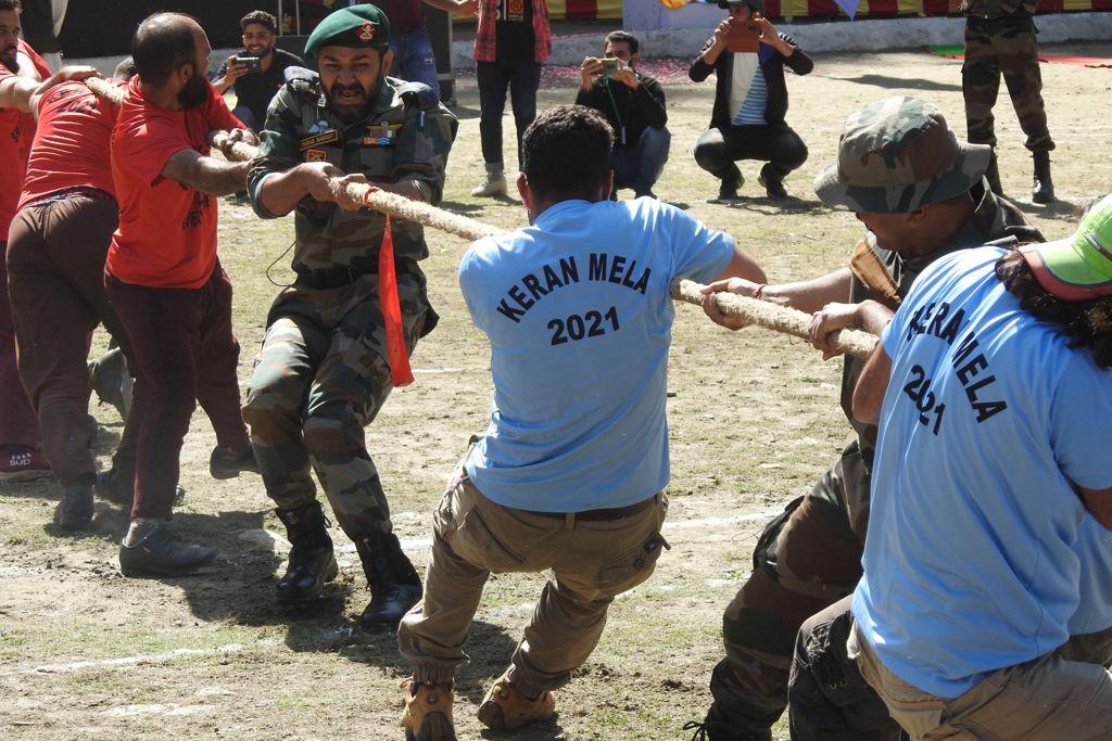 MustafaBhatt's tweet photo. Kuch lamhe yaadein ban jaate hain, kuch rishte bahot khaas ban jaate hain..
Har Kadam par Saath
#Keran #Keranmela #Kashmir #Sports #girlspower #funvibes https://t.co/E1upBhnoR1