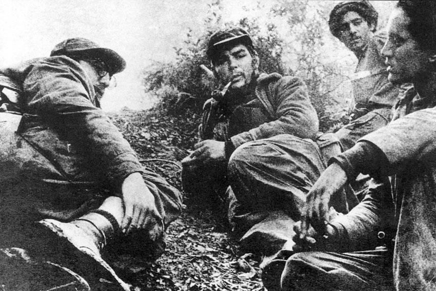 Cubacooperabol2's tweet photo. “Che era una de esas personas a quien todos le tomaban afecto inmediatamente #Fidel  #CheMédicoInternacionalista #HéroesDeLaSalud @cubacooperaven @AdanVillavicen5 @AnayansyPR @GranSabanaOdont @KeylerING https://t.co/hK5Xcrmie2