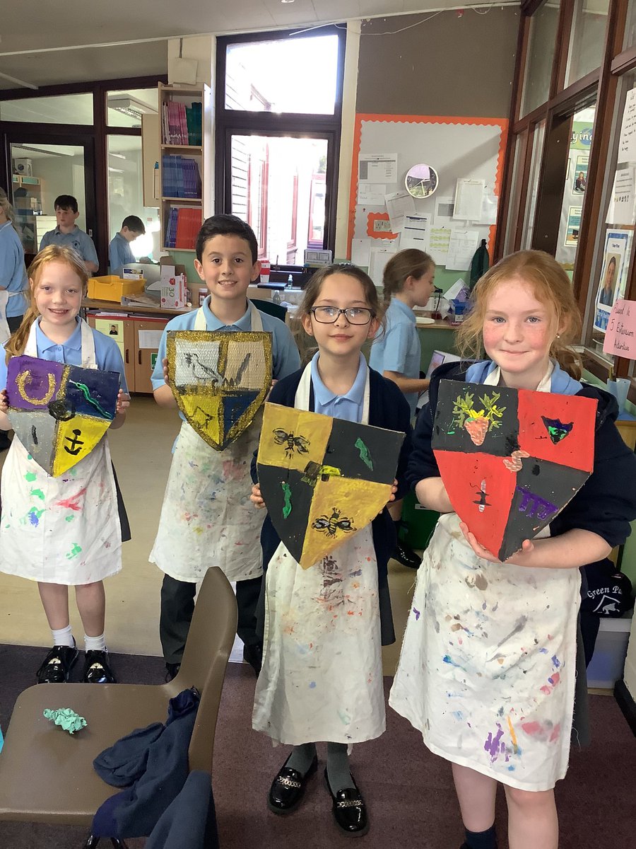 GPSYear5's tweet photo. Heraldry shields #gpsart #gpsdt #gpstopic https://t.co/JarPqcEhXp