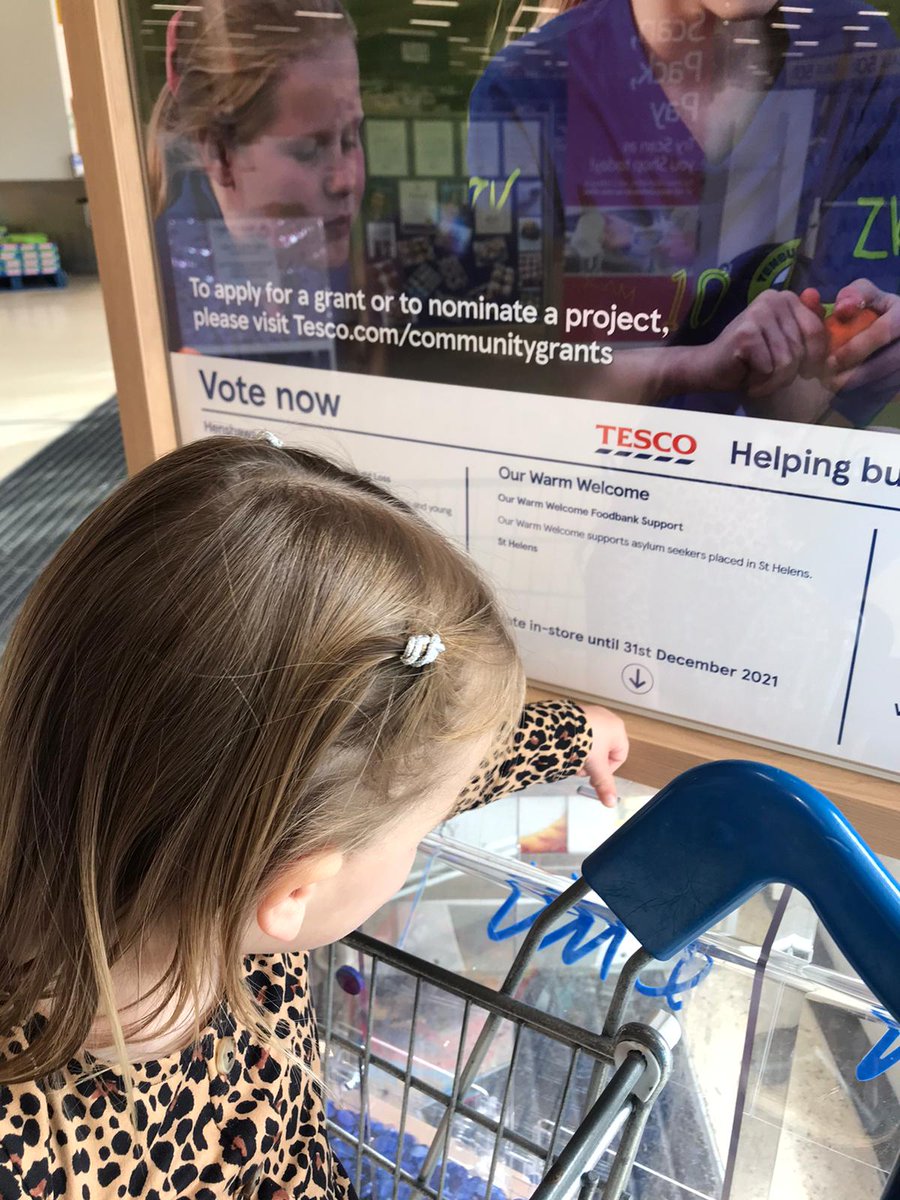 Here's Freya making placing her blue counter our column for the @Tesco community grant in #StHelens when you next visit either Tesco Extra or the express stores in Moss Bank or windle island please do the same.