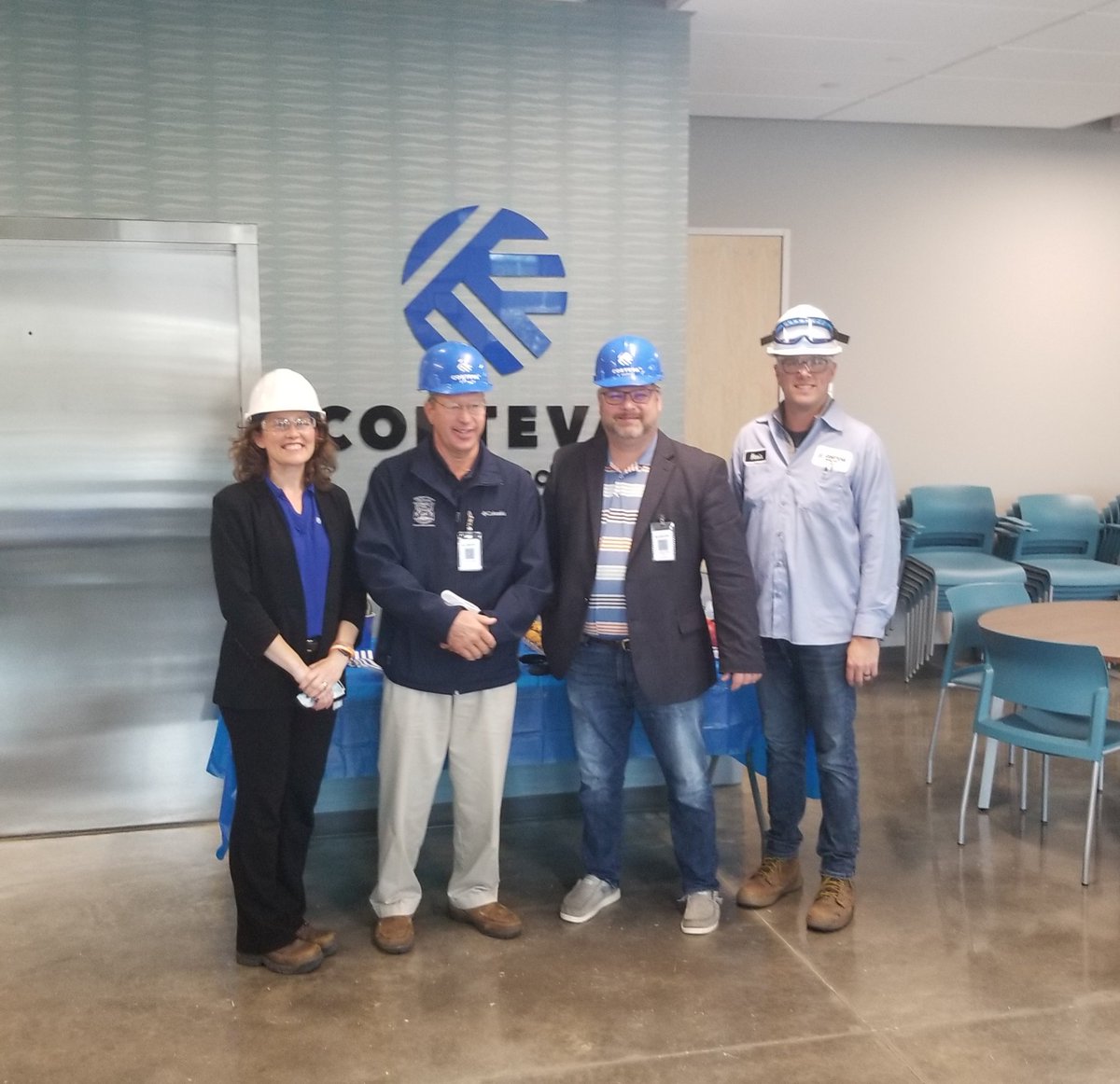 MiChemCouncil's tweet image. This week, we joined a legislative tour of @Corteva's facility in Harbor Beach in Michigan's thumb. This facility uses fermentation processes to naturally derive insecticides to safely protect crops, animals, and people! 
Thanks to @SenDanLauwers and Rep. Phil Green for visiting!