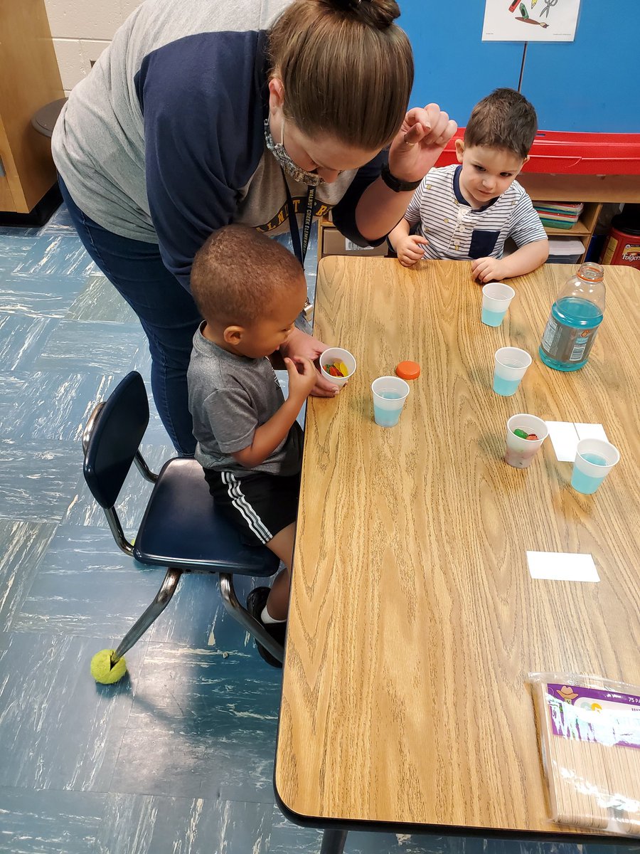 mandi_dial's tweet photo. Celebrating #GAPreKWeek with a special guest reader, @trg_gator, and some "Jabari Jumps" pool popcicles. @ShandraSupports @GADeptEarlyCare @erinsears79 @Tamikaknighton @WCE_HCS #PreschoolLearningHCS https://t.co/Imw7QZ1alt