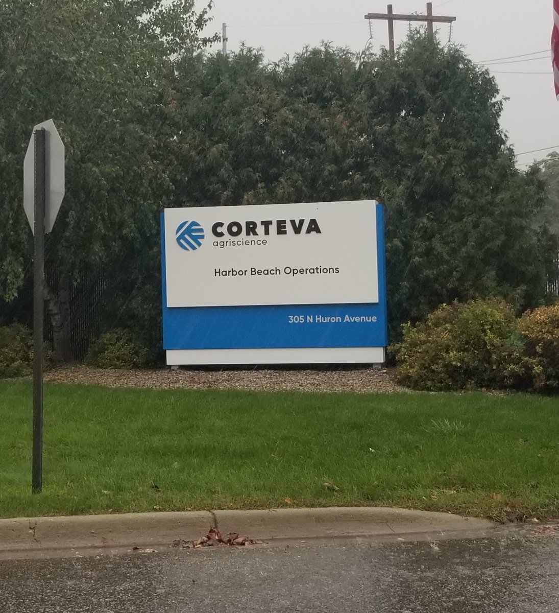 MiChemCouncil's tweet image. This week, we joined a legislative tour of @Corteva's facility in Harbor Beach in Michigan's thumb. This facility uses fermentation processes to naturally derive insecticides to safely protect crops, animals, and people! 
Thanks to @SenDanLauwers and Rep. Phil Green for visiting!