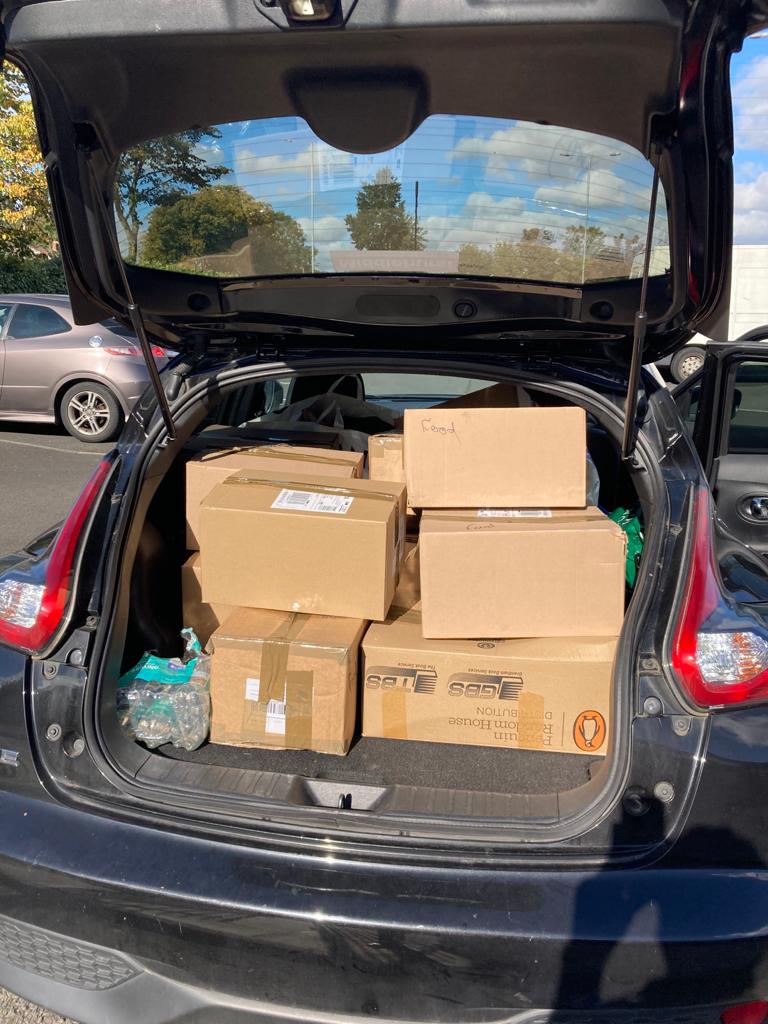Wow @STHLibraries you're really showing the big ❤️ of #StHelensTogether with more wonderful donations. Thanks from all OWW friends. Anybody got a van we could use as Gordon is car can't take anymore. 😁