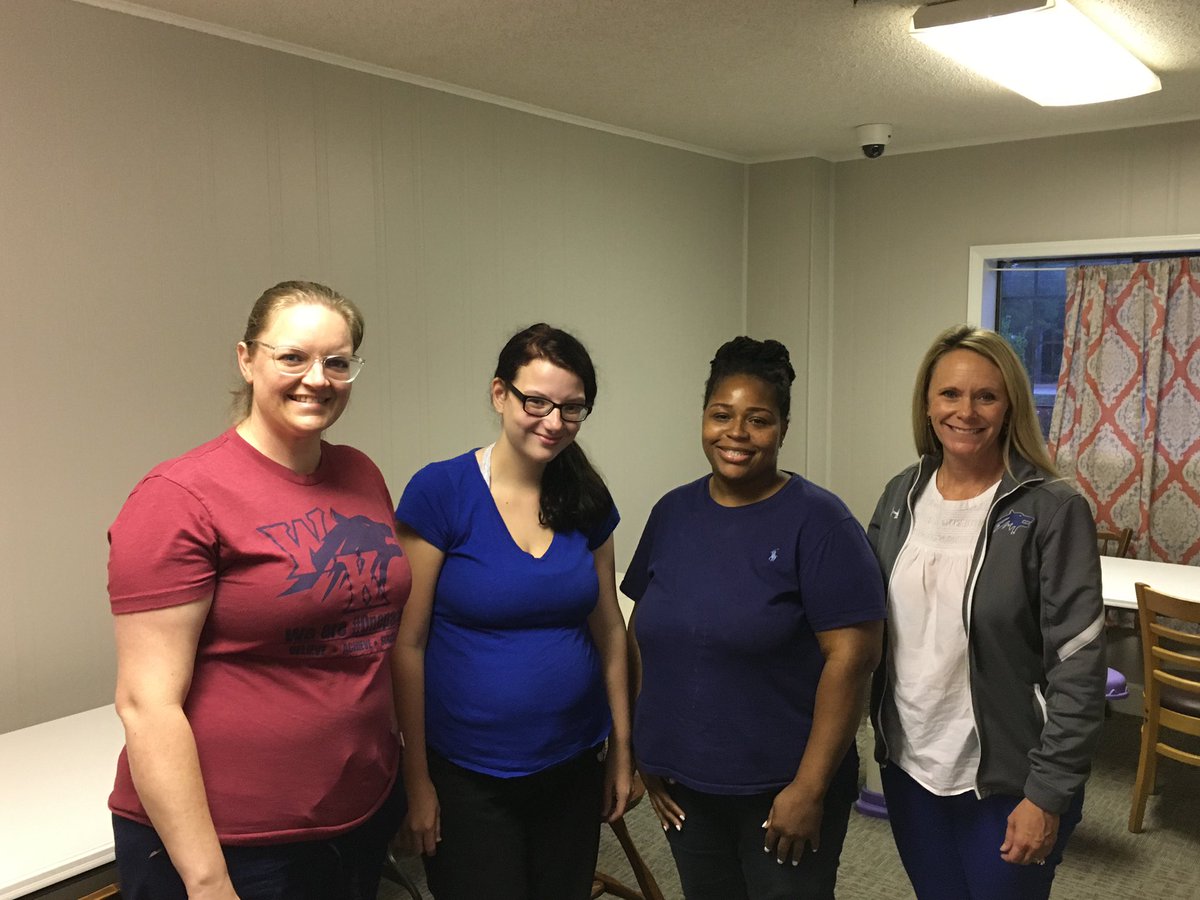 SEAPlace1's tweet photo. Students working hard tonight in GED class! Proud of our students thankful for our volunteers! And these mothers were definitely learning with each other!!! https://t.co/3sxG2jwaJz