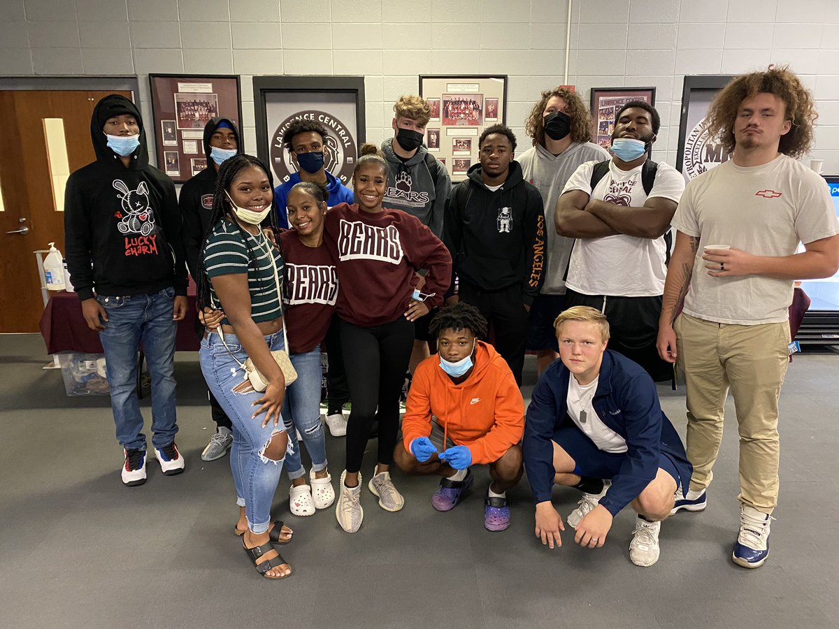 LCHSAthletics's tweet image. Day 3 of Football Senior Week
“Educator Appreciation Breakfast”
May you be proud of the work you do, the person you are, and the difference you make❤️
#2Strong #DevyStrong #Classof2022