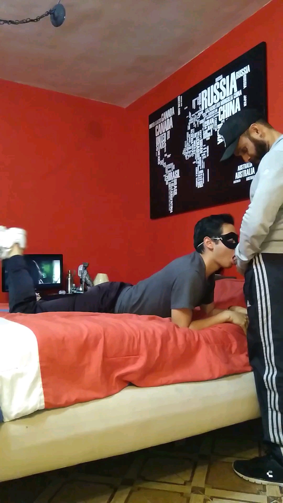Retomando actividades en la habitación roja.  
.
https://t.co/HtZ1wLpUAa
.
https://t.co/laShT7KhJl https://t