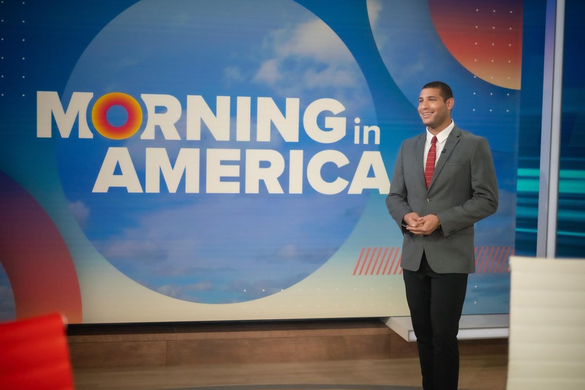 TerpsinDC's tweet photo. We're just a few days away from #Tips4Terps, so let’s meet our next bartender, @evanlamberttv! A 2010 grad, he is an Emmy-nominated reporter currently working as the DC Bureau Correspondent for NewsNation. Come meet Evan and support a good cause on 10/9!

https://t.co/j1o8Ofawqh https://t.co/NjzntftLbK