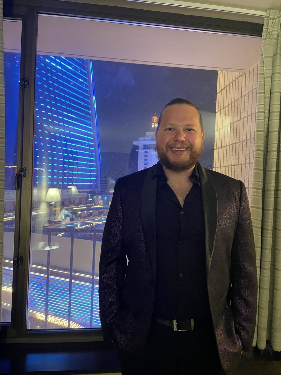 Fray_Bay28's tweet photo. Last night in Vegas last night. The Wife and me went to the Top Of The World restaurant, so we got dressed up all snazzy. So I thought it would be a perfect time to break out my @CAVITYCOLORS #spookbag socks from last year π€π»π€π» https://t.co/S8ZsgyS46t