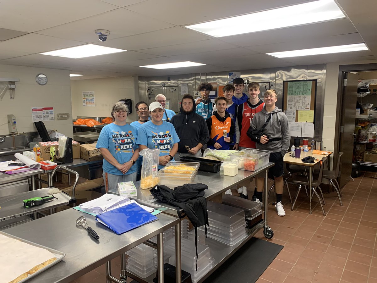 Community service action team already putting in some work helping the lunch ladies with a new shipment. <a href="/keylanwilliams2/">kxylan__</a> <a href="/_reecehuber/">Reece Huber</a> <a href="/Mc1augh1in5/">𝘽𝙧𝙖𝙣𝙙𝙤𝙣 𝙈𝙘𝙇𝙖𝙪𝙜𝙝𝙡𝙞𝙣</a> <a href="/DaltonGemm/">dalton gemmell</a> <a href="/Lane_Grady_61/">Lane</a> <a href="/_JoshuaGuy/">Josh Guy</a> <a href="/its_chasetho/">chase</a>