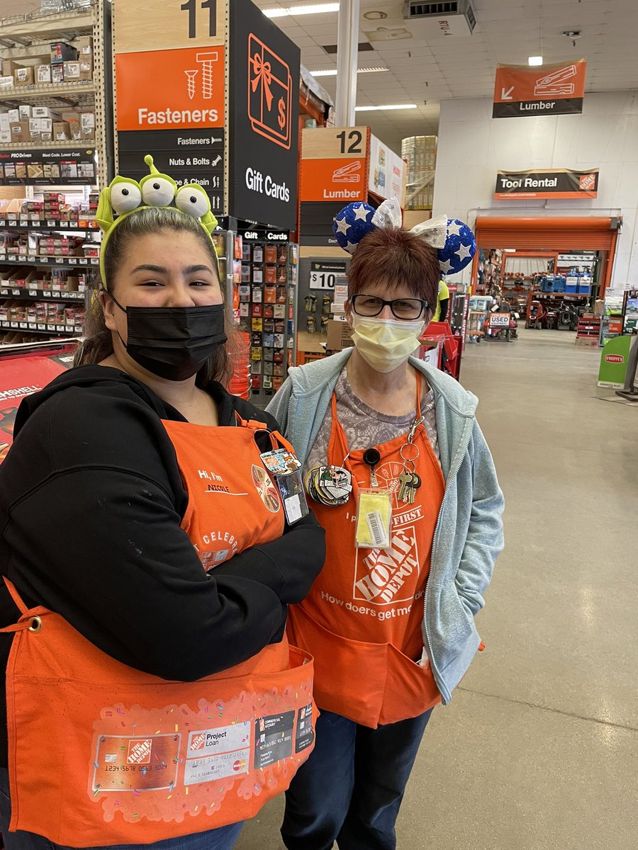 2623 Disney Day! #CAM2021 <a href="/homedepotjennb/">Jenn Bourque</a> <a href="/NicoletteH17/">Nicolette Harris</a>