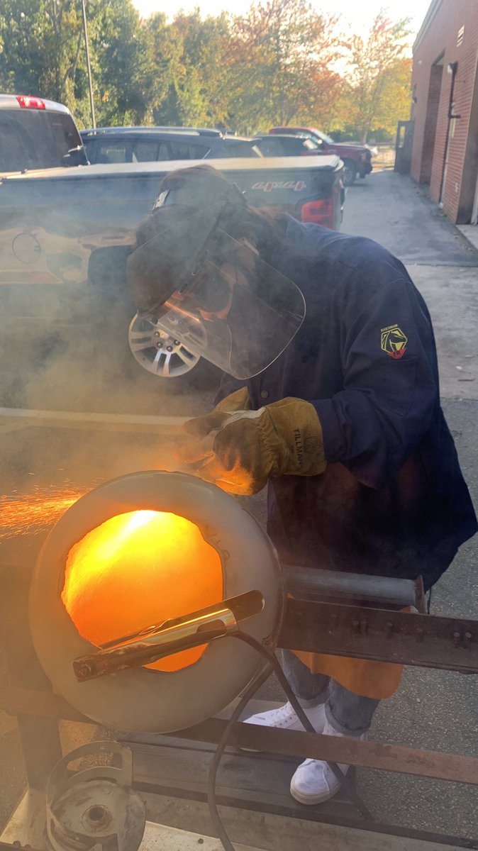 DaveMasonBA's tweet photo. Joely &amp; Ashley cutting out their “Scream” themed Jack-O-Lantern with the #hyptertherm plasma cutter. @BaconAcademyCTE @BATechLane @BA_Peel https://t.co/Lvw2tpFUQo