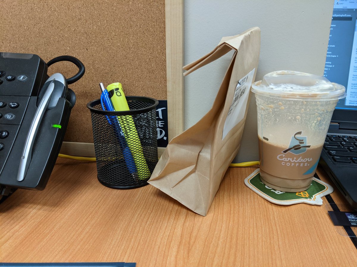 Matt_Murphy_85's tweet photo. The wife brought me coffee. She is the best!
@Geringhoff #harvest21 https://t.co/pAs62K1nRc