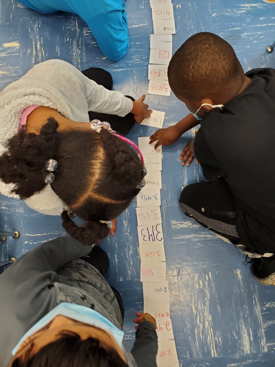 MtCarmelES_HCS's tweet image. Our fifth graders are creating decimal numbers lines in class! #mustangsrock #domath @KatieBreedlove @MtCarmelES_HCS @iammrsbolds @bbmewbourne @nickieducate @HenryCountyBOE