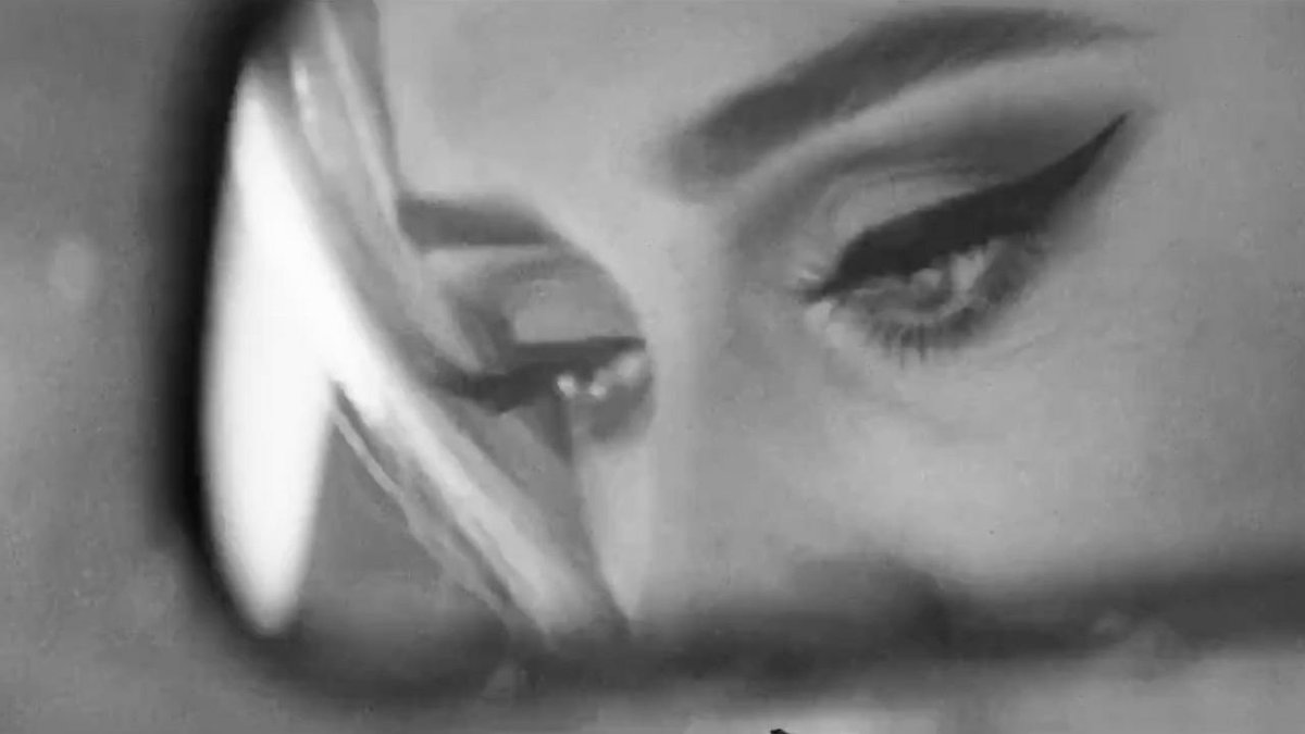 JonathanHamard's tweet photo. 🚨 Indiscrétions. Le comeback d’@Adele se précise avec la sortie le 15/10 du single #EasyOnMe. Clip tourné à #Sutton au Canada, par #XavierDolan déjà derrière la caméra pour le tube #Hello. Le 4è album de la diva - 30 - doit sortir le 19/11. #adele4 #adeleiscoming @XavierDolanITA https://t.co/NrX6JVWVZp