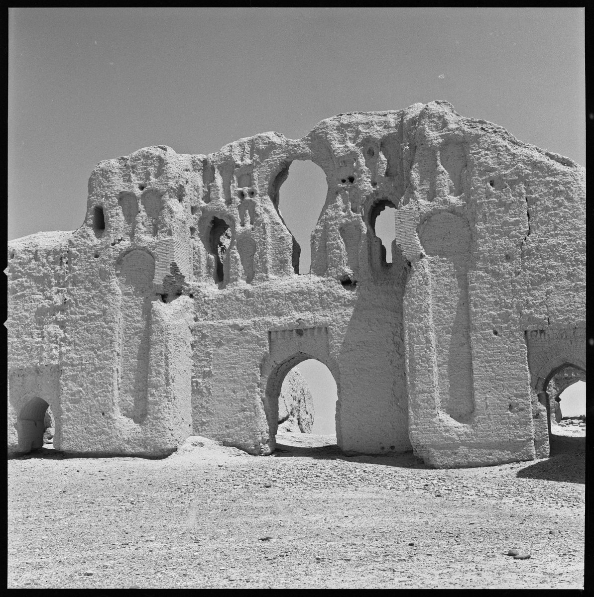 5 Oct, Lashkari Bazar, Helmand: A visual survey of Lashkari Bazar conducted by AKCSA has revealed extensive modern construction built within the 1000-year Ghaznavid city – damaging extensive archaeology and the unique architecture of the historic city... bit.ly/3oAbRaT