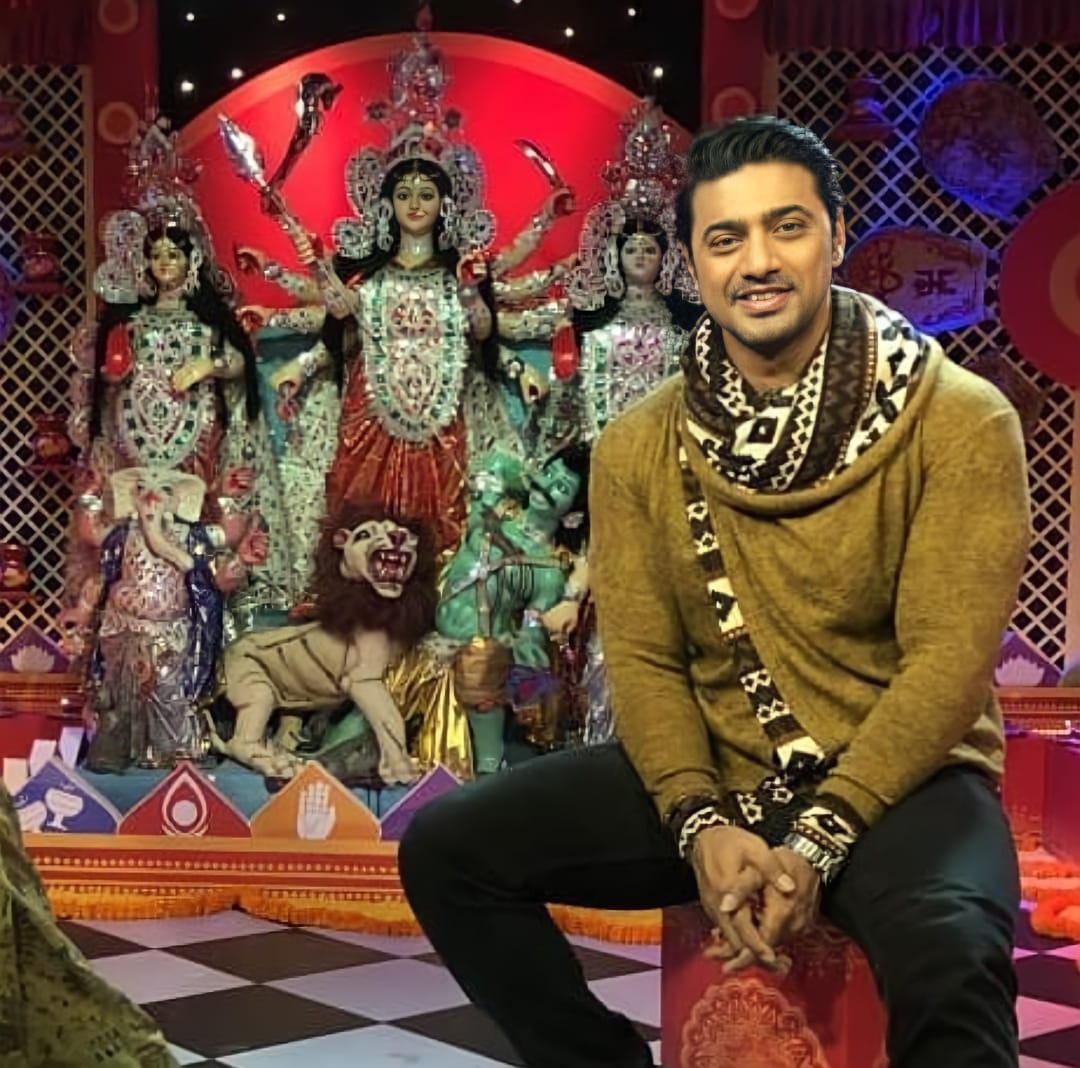 DevandAnkushFC's tweet photo. Shubho Mahalaya 

As we await the arrival of Mother Goddess Durga from her heavenly abode, here's wishing you @idevadhikari a very blissful Mahalaya. https://t.co/033CGZOf5t