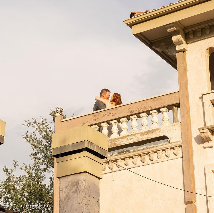 wedbug's tweet photo. Romeo & Juliet who?
#weddingbug #weddingbugstudios #weddingphotography #weddingphoto #weddingphotographer #weddingvideo #weddingvideos #weddingfilm #weddingcinema #weddingmoments #weddingday #love #weddinginspiration #weddinginspo #loveisnotcancelled #austinwedding #texaswedding https://t.co/G893p2POo7