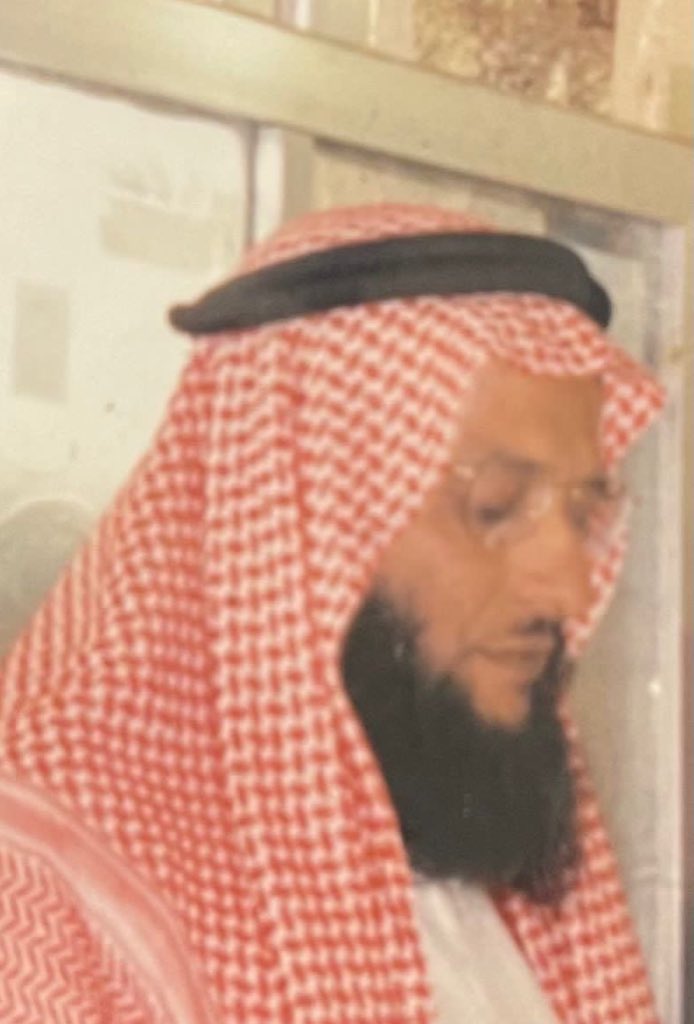 Dhabyan432's tweet photo. آنا لله وآنا إليه راجعون 
يتقدم رئيس وأعضاء مجلس إدارة جمعية بني ظبيان الخيرية بالتعزيه وخالص المواسه في وفاة الشيخ / صالح بن سعيد دماس نسأل الله ان يتغمد الشيخ بواسع رحمته وان يغفر له ويسكنه فسيح جنانه. https://t.co/etuj3Ykt67