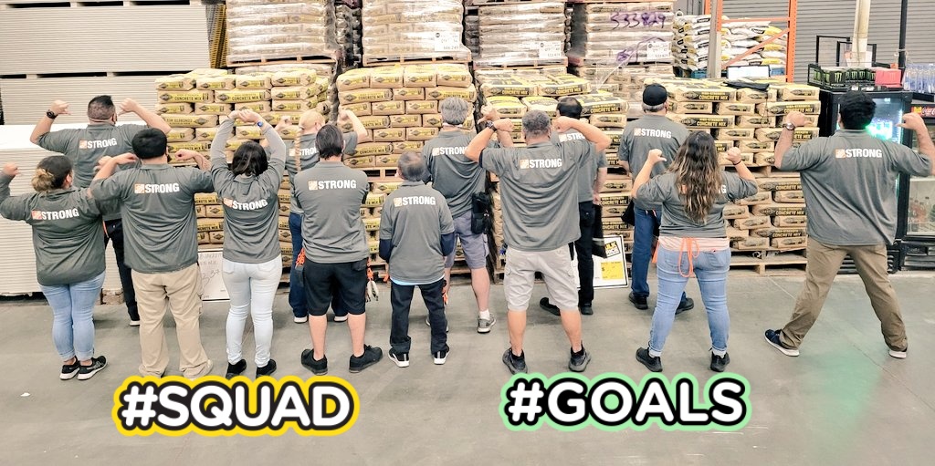 SmithE6621's tweet image. 6621 Freight Team having some fun celebrating #CAM2021 Twin day was a success.#HDStrong @MikeHubbard5580 @BunthanHD6621 @Cesar93THD @sergioasm @RachelUlloa_ @MRSSAHD