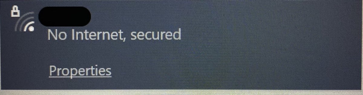 EmilyMarvel's tweet photo. @Rogers thanks for making it so difficult to do my job, with internet that cuts every few minutes. 

We were told our issue would be resolved within 4-6 weeks back in JUNE. It’s now been 5 months and we’re no further ahead.

This is the worst customer service EVER. #frustrating https://t.co/woO8zGPuL5